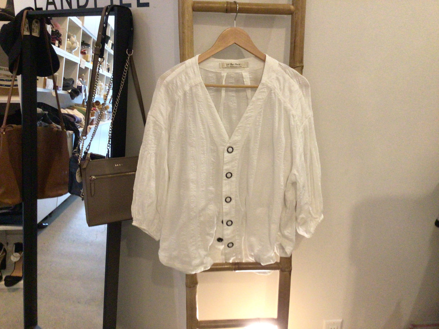 Consignment 7128-24 We the free. White blouse. Sz.S