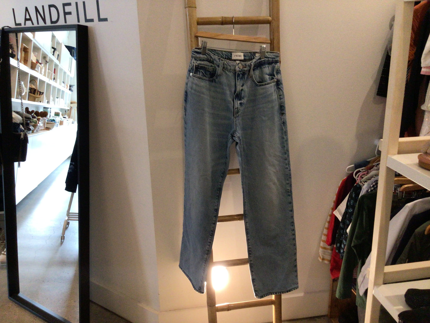 Consignment 1723-10 Frame. Blue jeans. Sz. 27