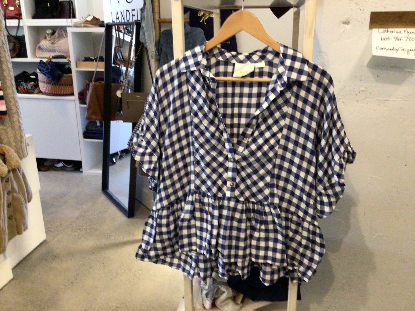 Consignment 7805-52 Maeve. Checkered shirt. Sz. S