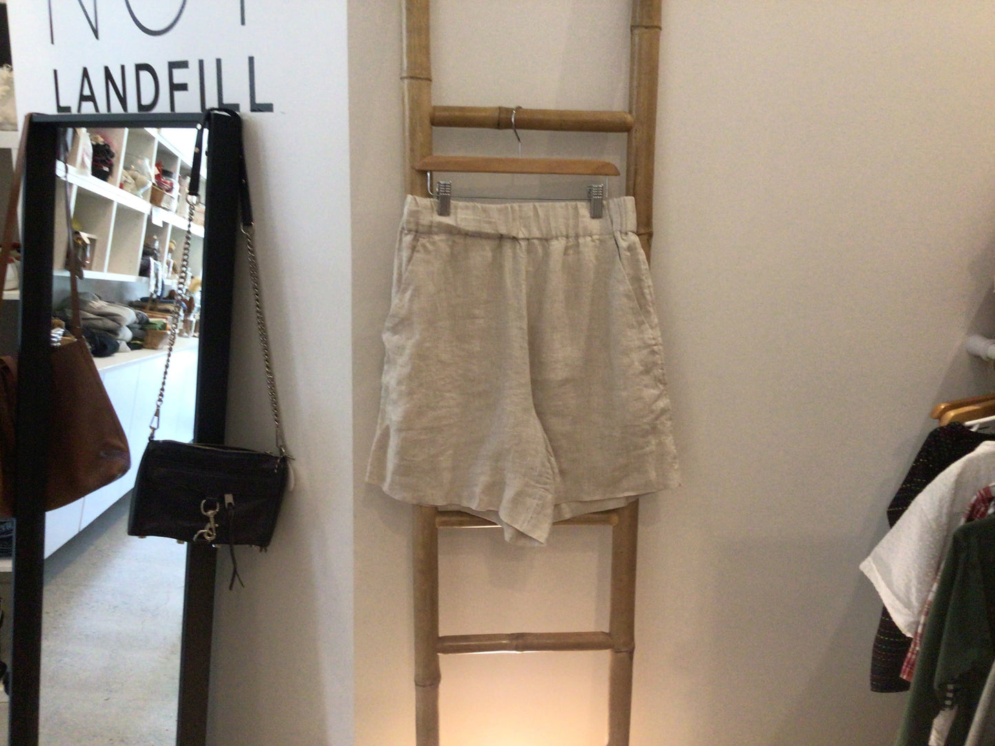 Consignment 9155-31 H&M. Linen shorts. Sz. S