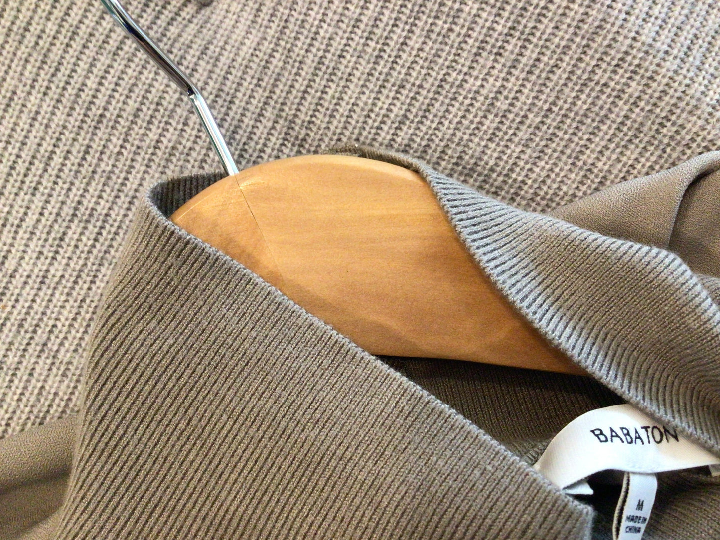 Consignment 1723-04 Babaton. Biege blouse. Sz. M