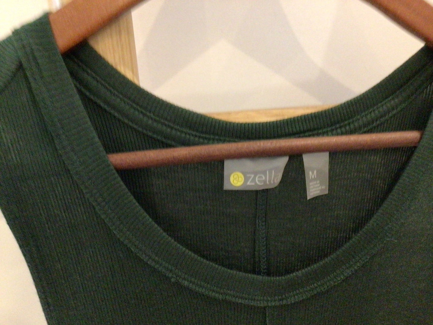 Consignment 0724-61 Zella. Green tank. Sz. M