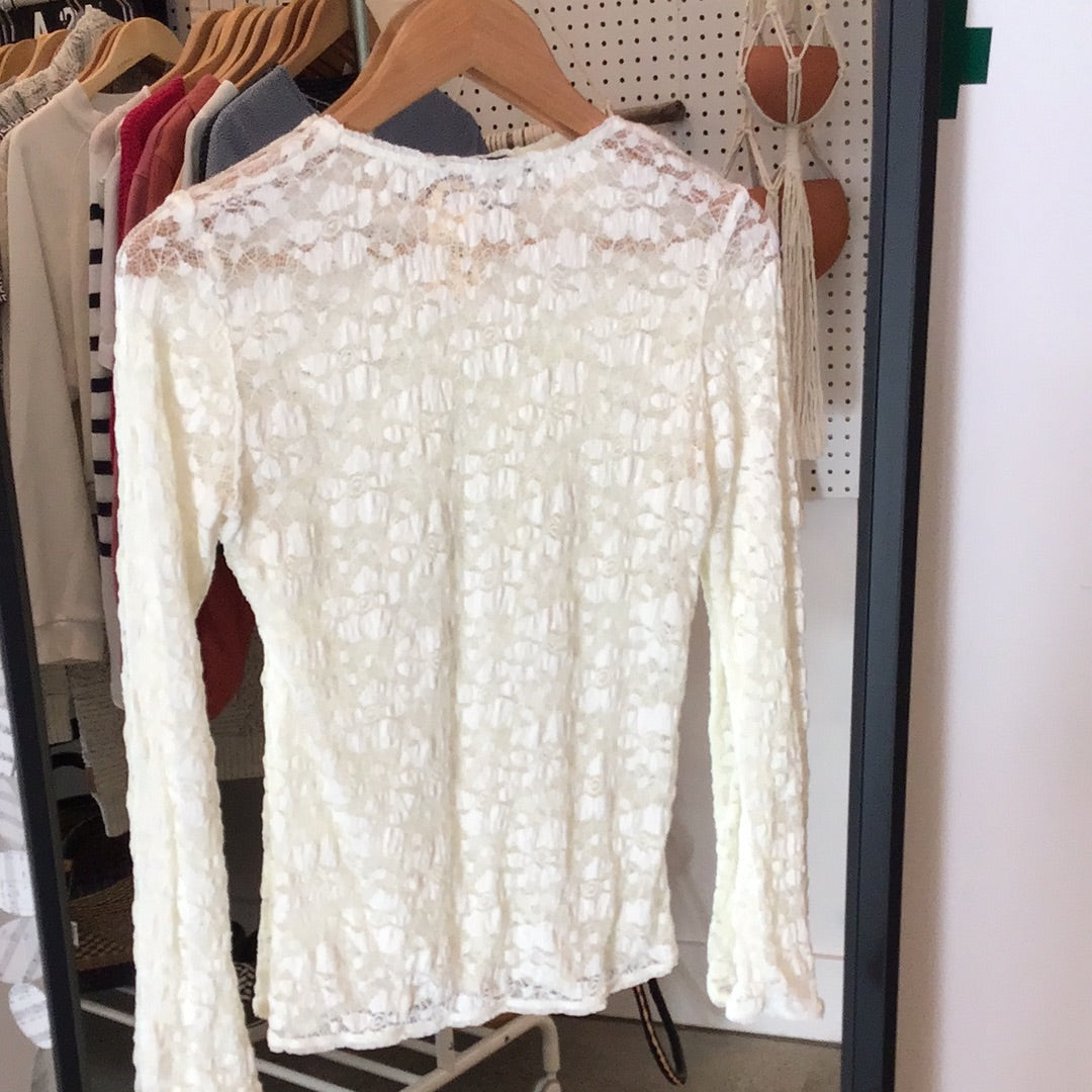 Consignment - 4606-10 Zara cream lace shirt sz S