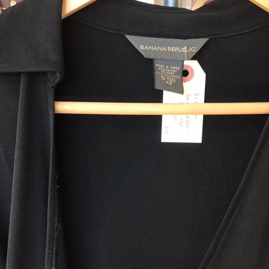 Consignment 3237-07 Banana Republic black top sz XS