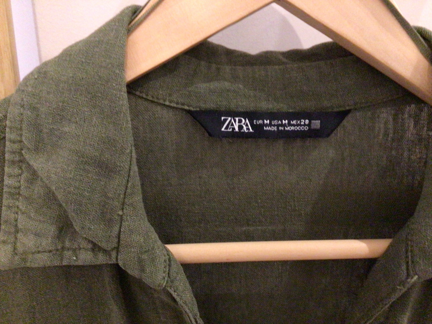 Consignment 7128-23 Zara .Green shirt. Sz.28