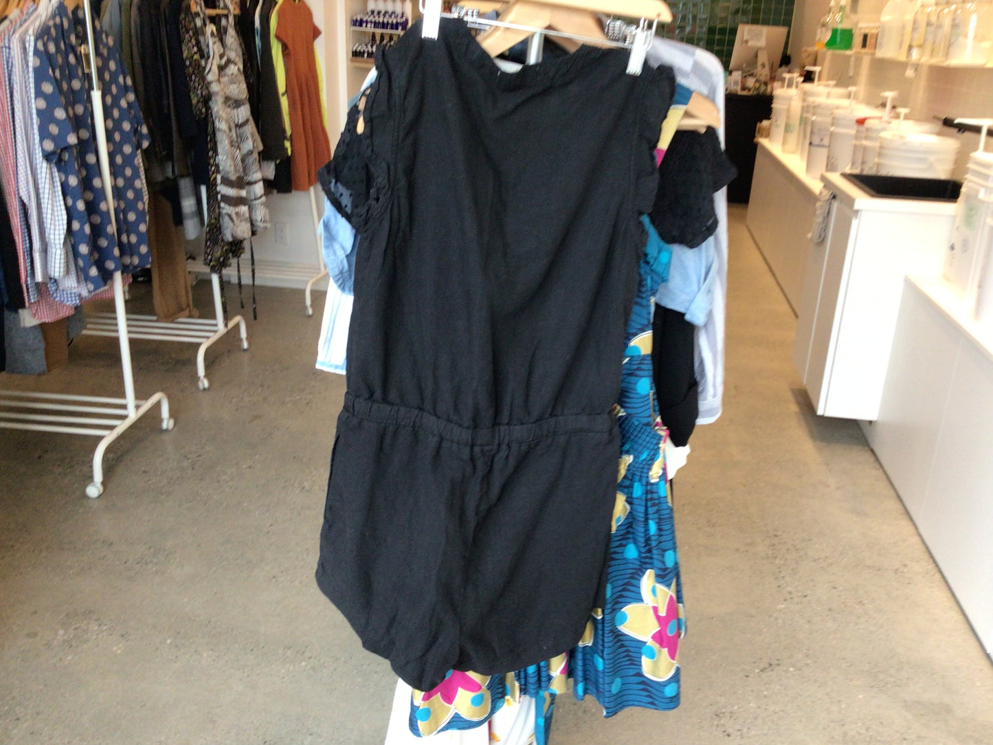 Consignment 2513-32 Bella Dahl Black jumpsuit. Sz. S