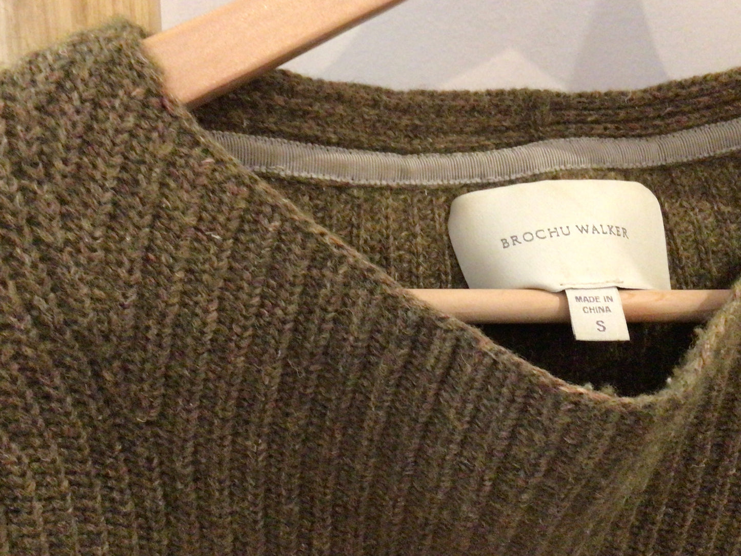 Consignment 1723-16 Brochu Walker. wool sweater. Sz. S