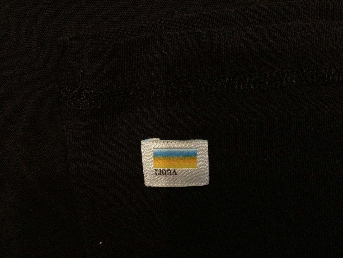 Consignment 4581-11 Tjoba men's black tee. Sz L