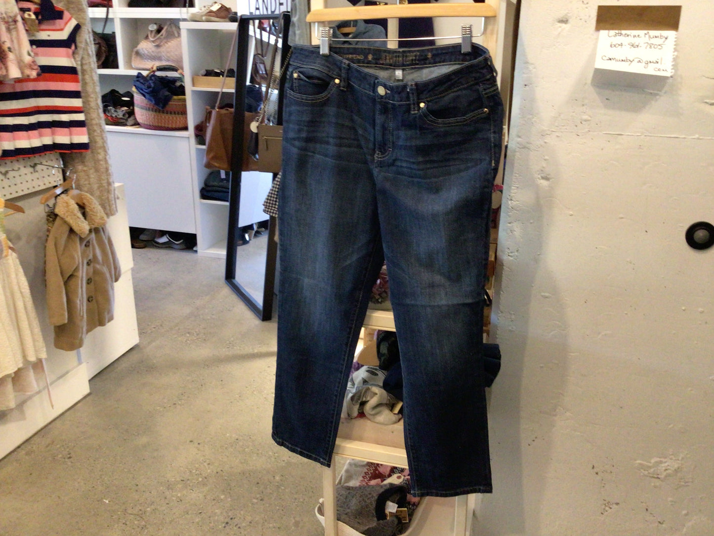 Consignment 7805-46 Jennifer Lopes. jeans. Sz.10