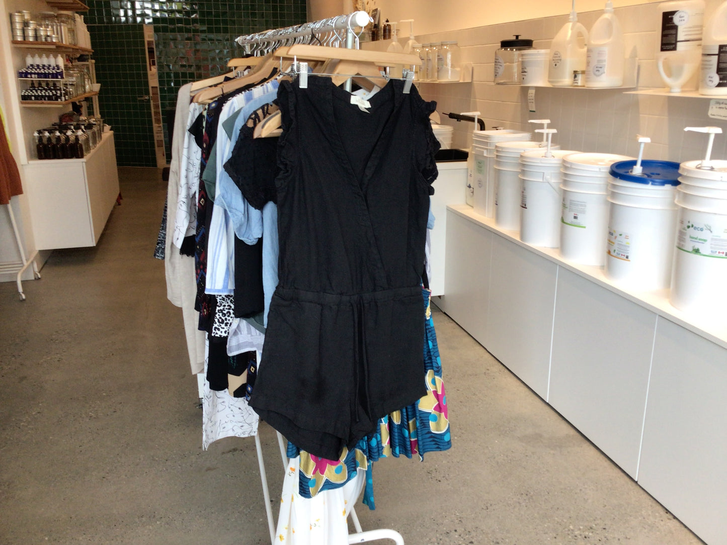 Consignment 2513-32 Bella Dahl Black jumpsuit. Sz. S
