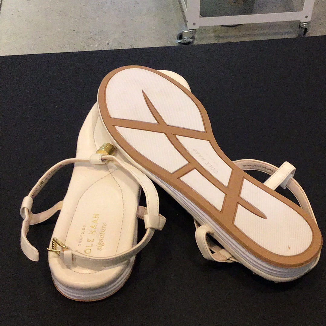 Consignment 7805-15 Cole Hahn white sandals Sz 10B