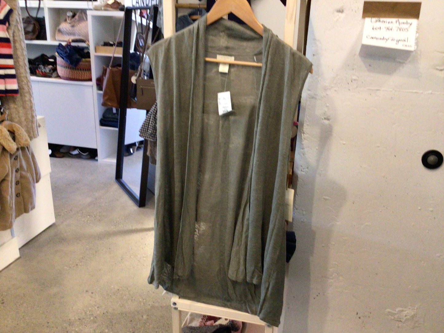 Consignment 7805-47 St. Tropes. Green tunic. Sz. M