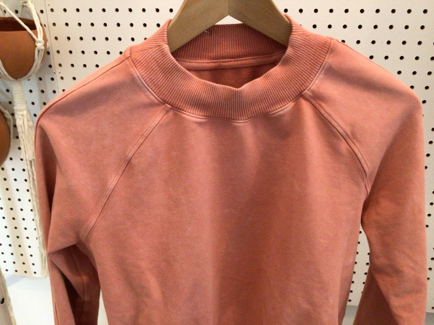 Consignment - 1019-2 Lululemon coral sweatshirt sz S