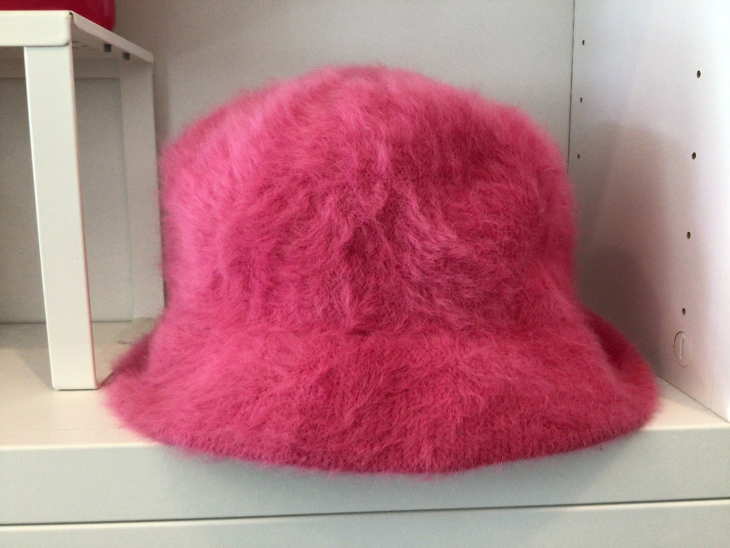Consignment 1662-3 Pink fuzzy bucket had.