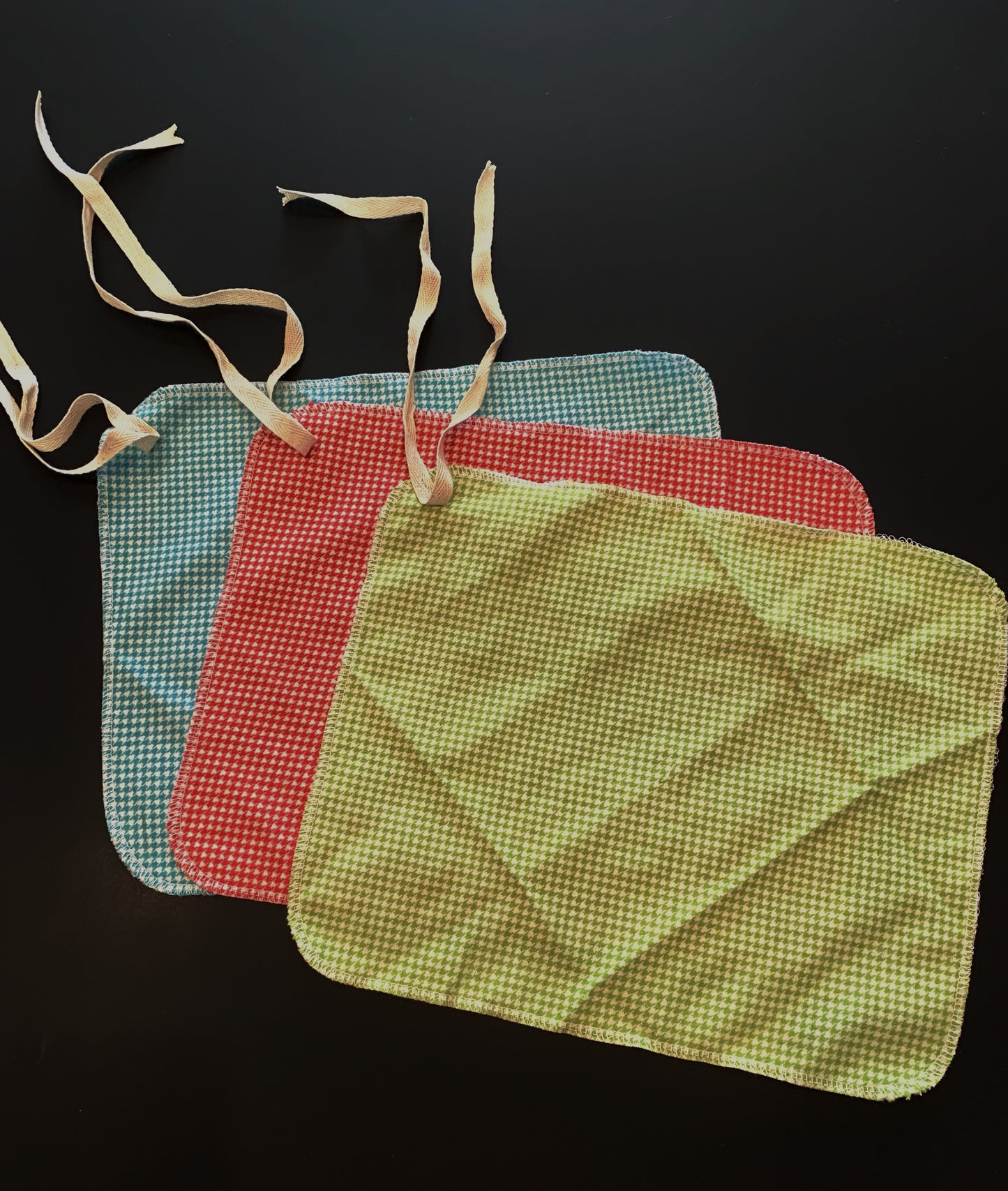 The Stitchery - Napkin and cutlery roll