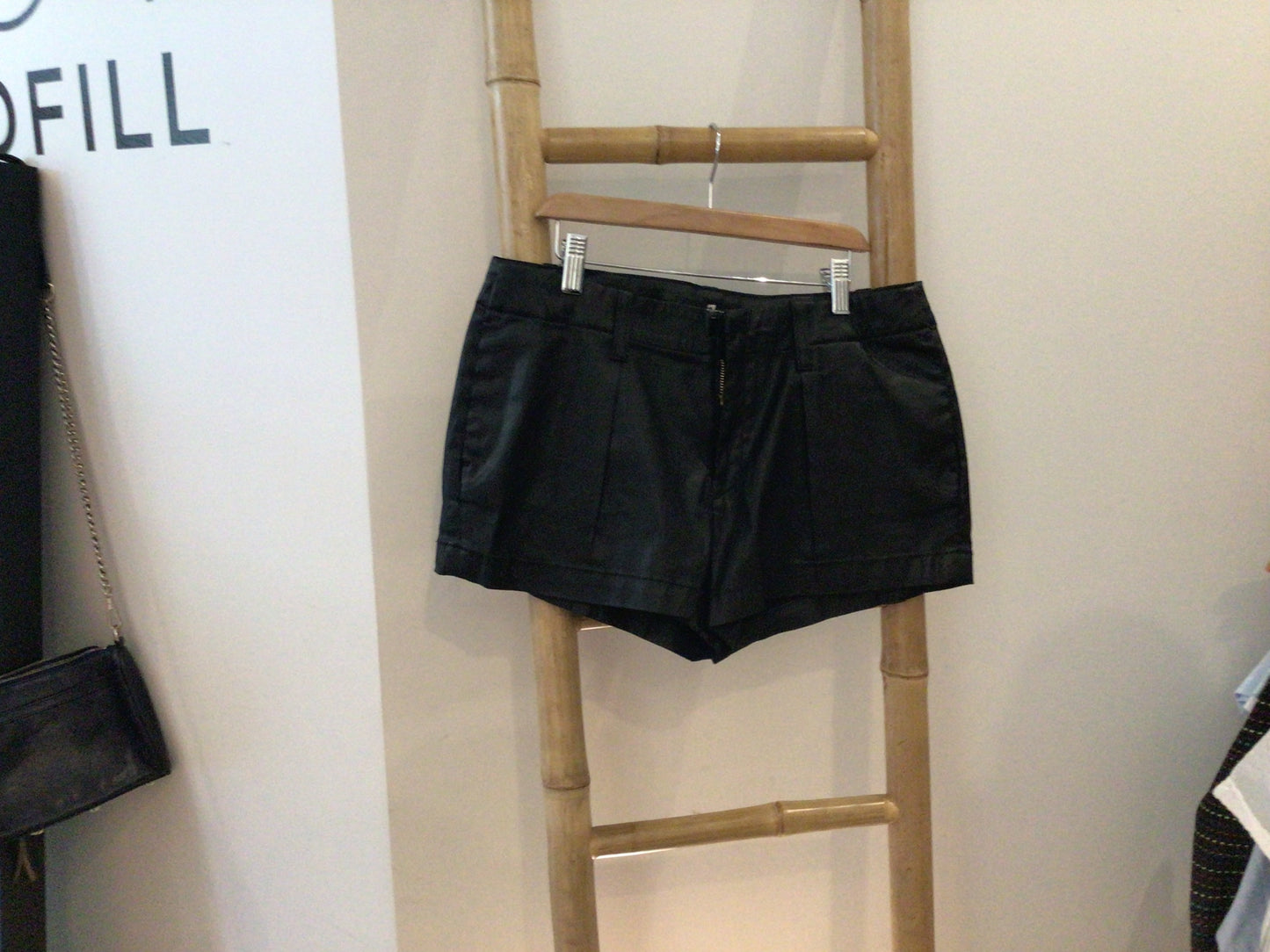 Consignment 7748-02	For all. Black shorts. Sz.26