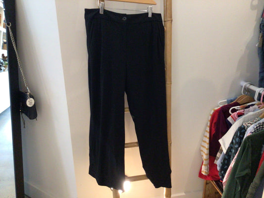 Consignment 7764-31	Marithe Francois Cirbaud. Black pants. Sz. 6	$39