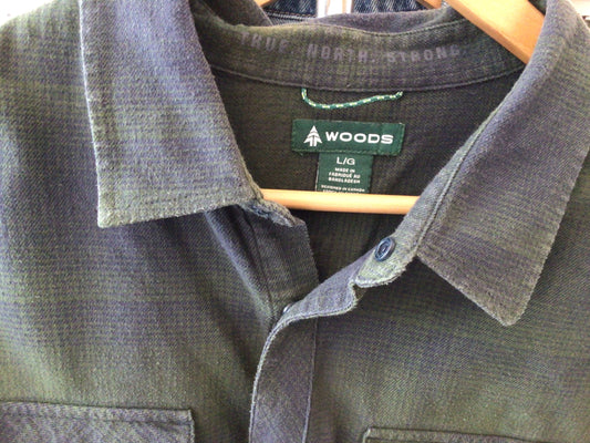 Consignment 2614-03	Woods. Green shirt. Sz.L