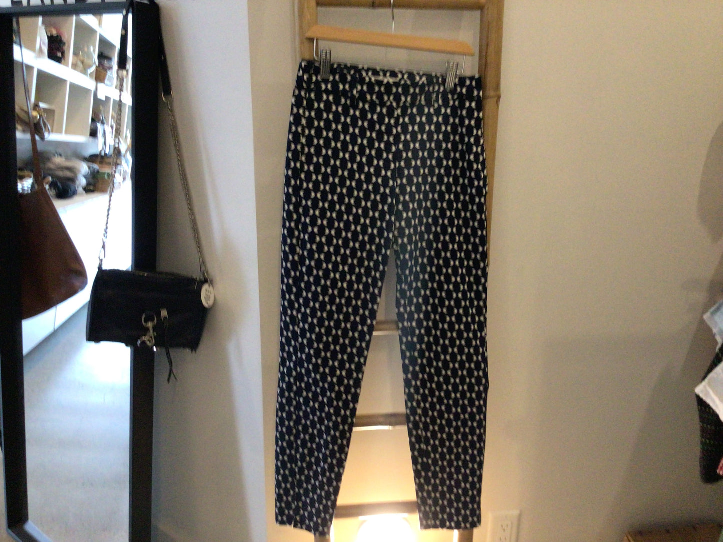 Consignment 0786-03	H & M. Black and white pants. Sz.2