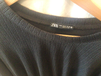 Consignment 1045-29	Zara. Gray textile blouse. Sz.M
