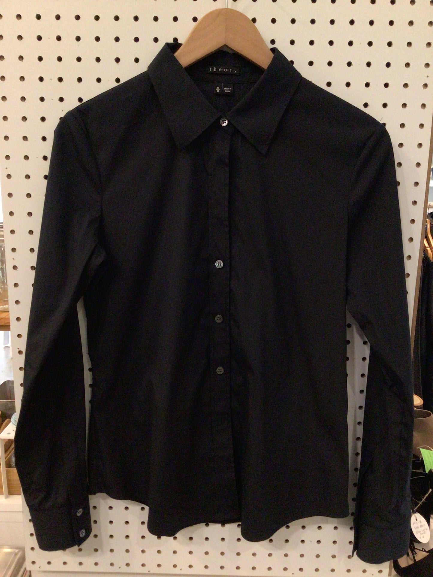 Consignment 4314-59 Theory, black long sleeved shirt. Size M.