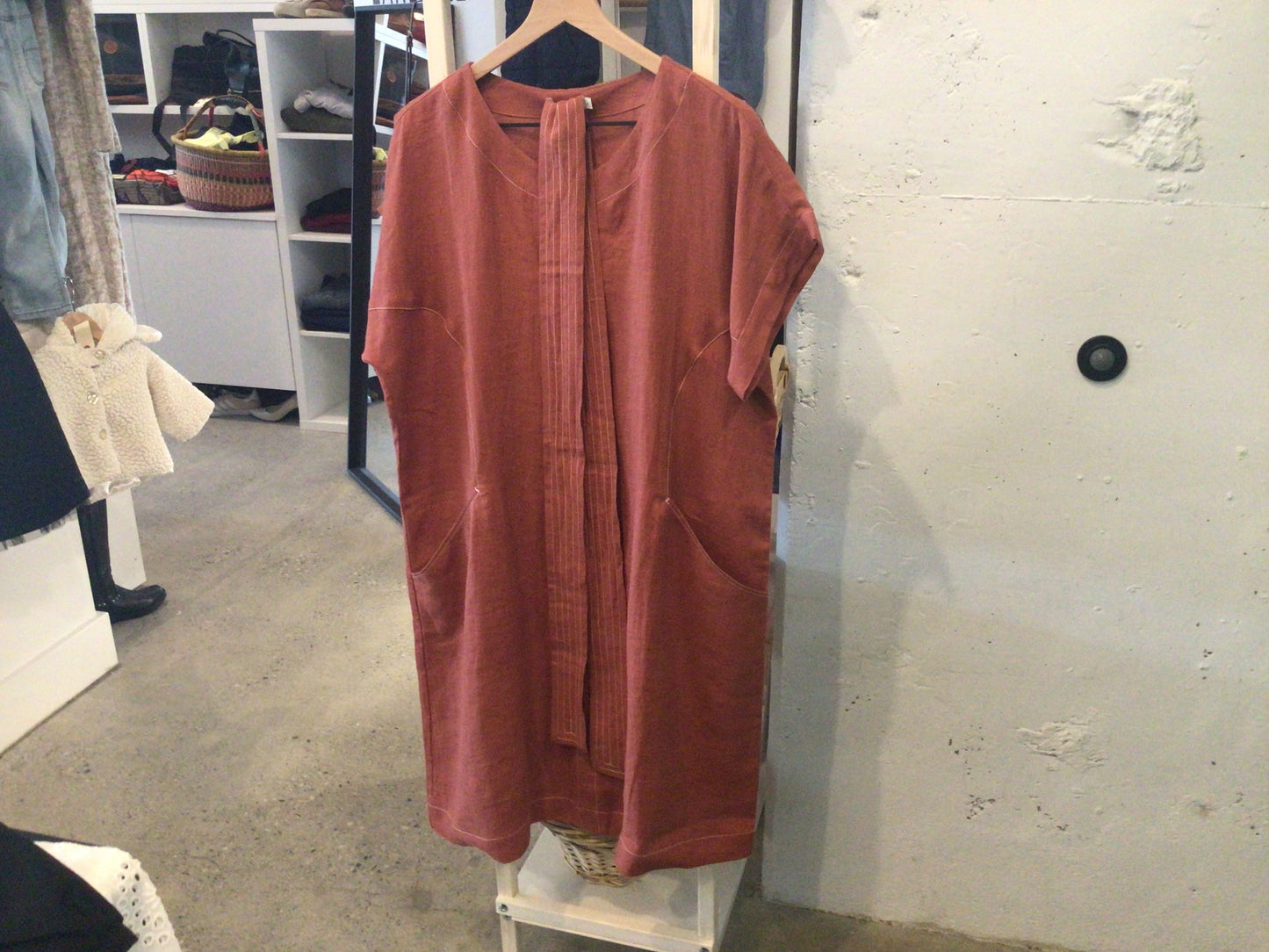 Consignment 1045-16	Magic Linen. Brown dress. Sz. M