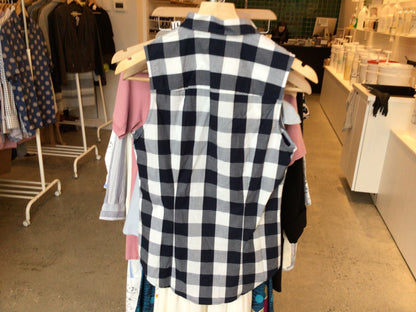 Consignment 2513-05	J.Crew Checkered sleeveles shirt sz XS