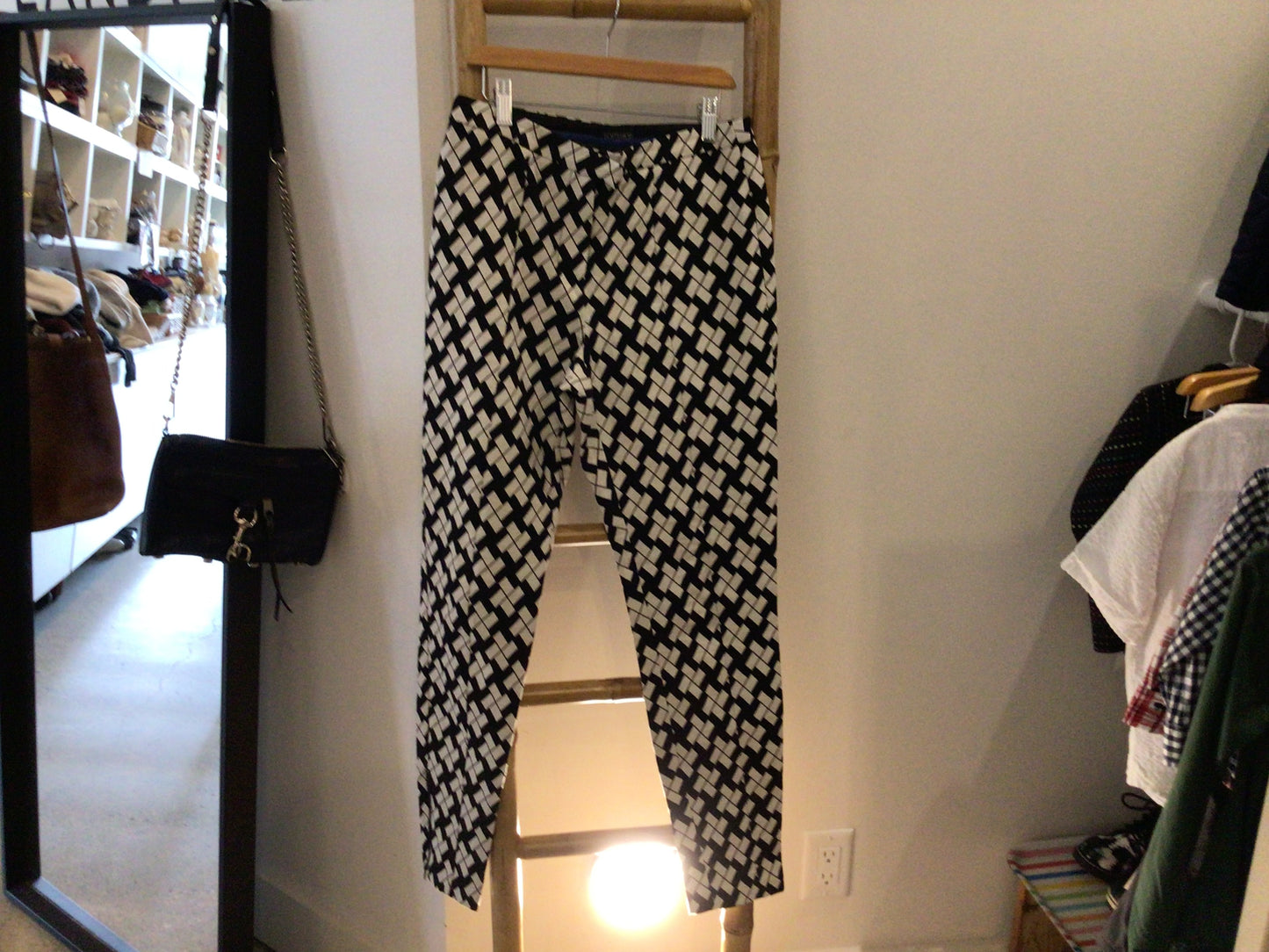 Consignment 0714-03	TopShop. Black white pants. Sz.8