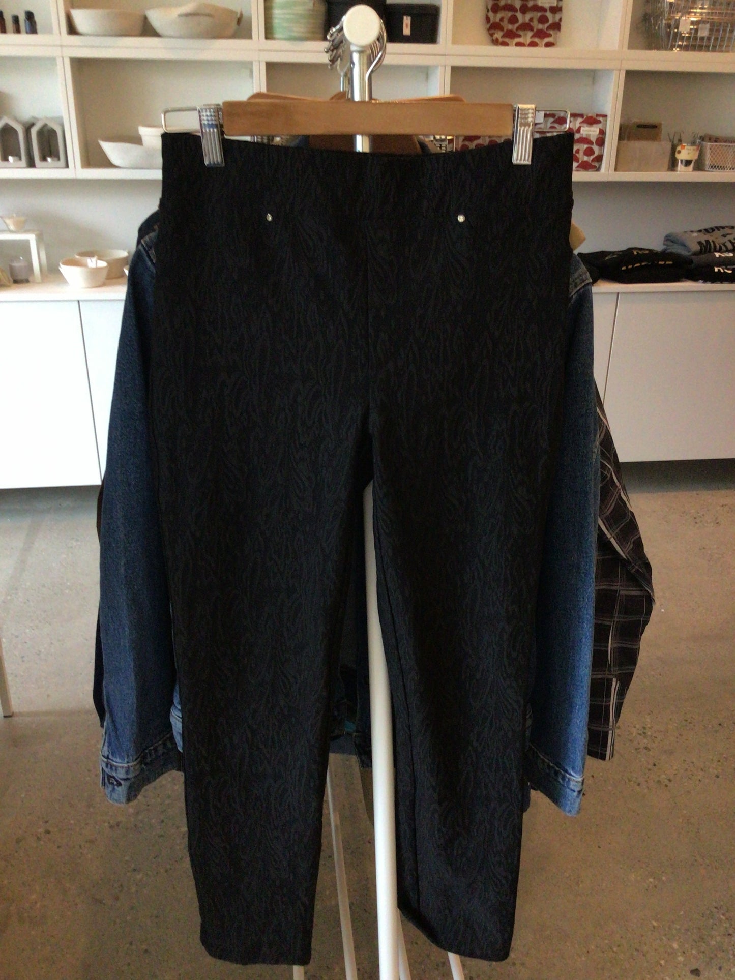 Consignment 5532-11Joseph Ribkoff black stretch trousers. Size S/M.