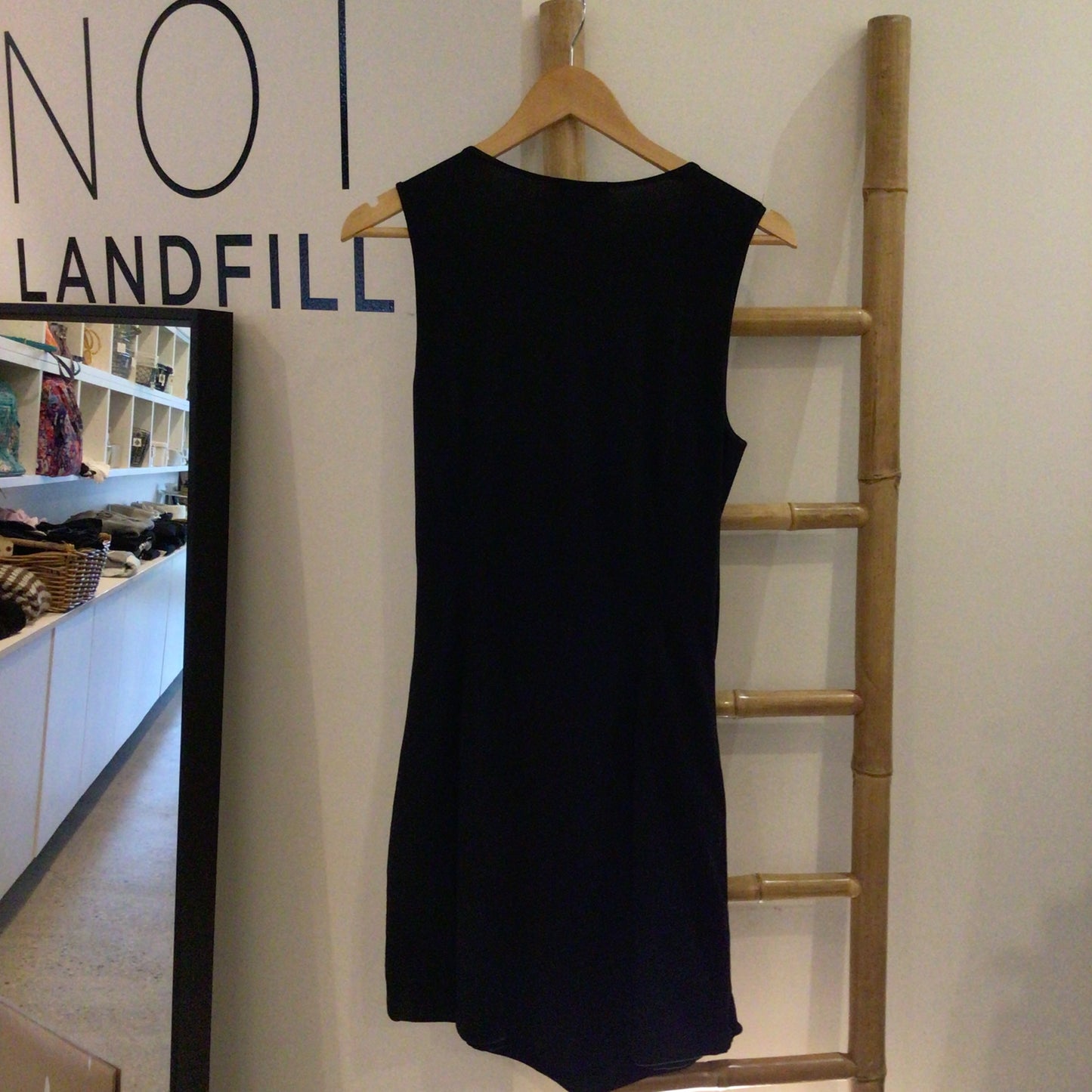 Consignment 4314-69 Theory little black sleeveless dress. Size M.