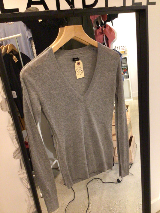 Consignment - 8006-26 Talula grey v-neck sweater