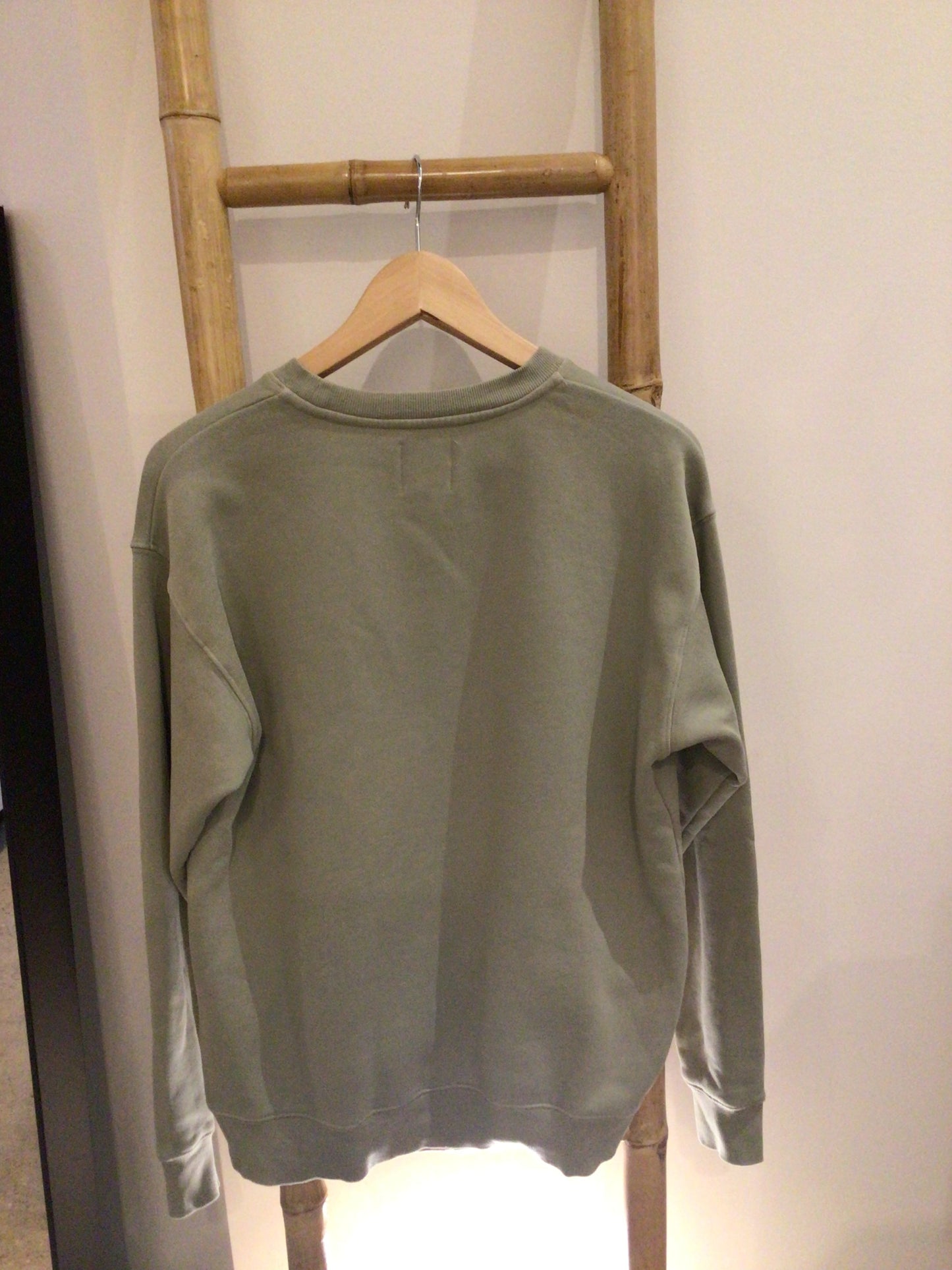 Consignment 9155-03 TNA Cozy AF sweatshirt lt green sz S