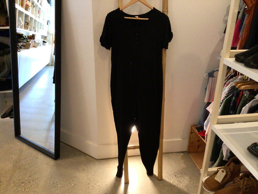 Consignment 6170-03	Smash+ Tess. Black onesies. Sz. S