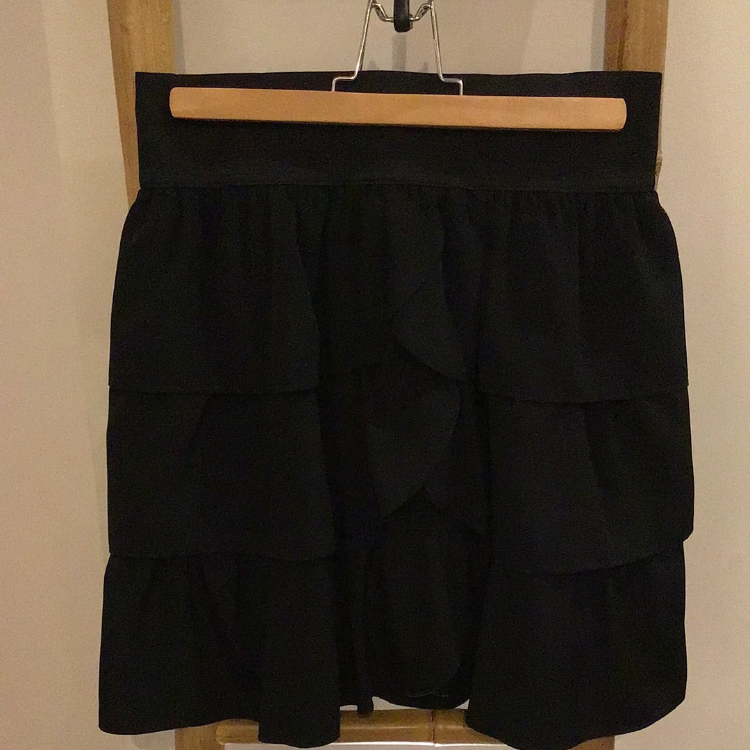 Consignment 8006-52 International Concepts ruffled skirt. Size 2.