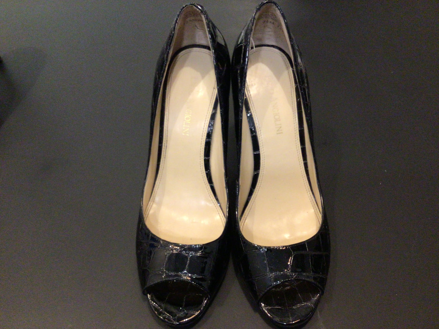Consignment 8006-62 Enzo Angiolini black patent leather peep toes shoes. Size 7.5 M.