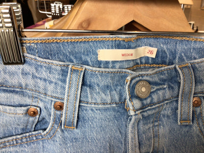 Consignment 1866-02	Levis jeans. Sz 26
