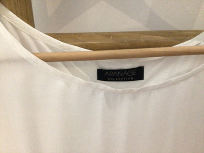 Consignment 2710-11	Apannage white shirt.