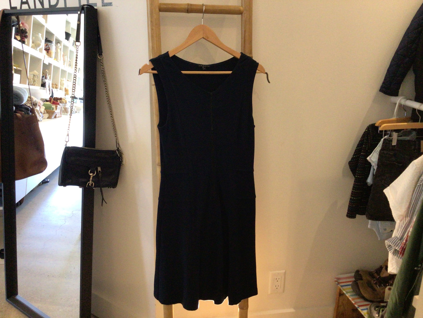 Consignment 4657-01	Theory. Navy Blue dress. Sz.4