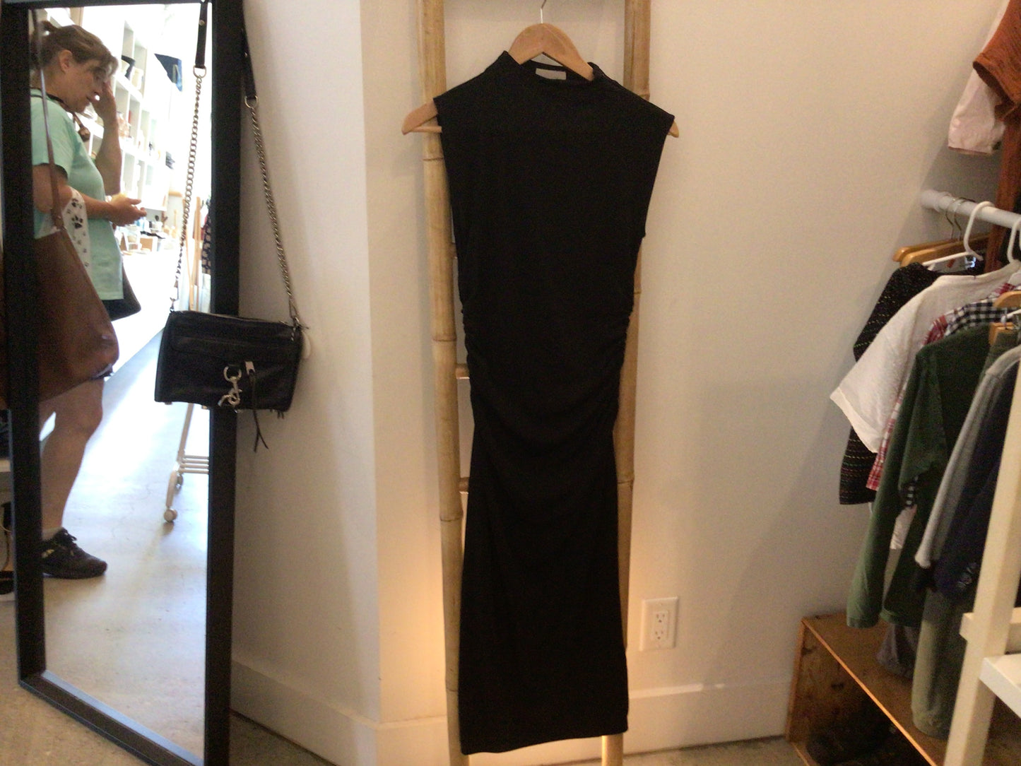 Consignment 9155-27	H&M. Black dress. Sz. S