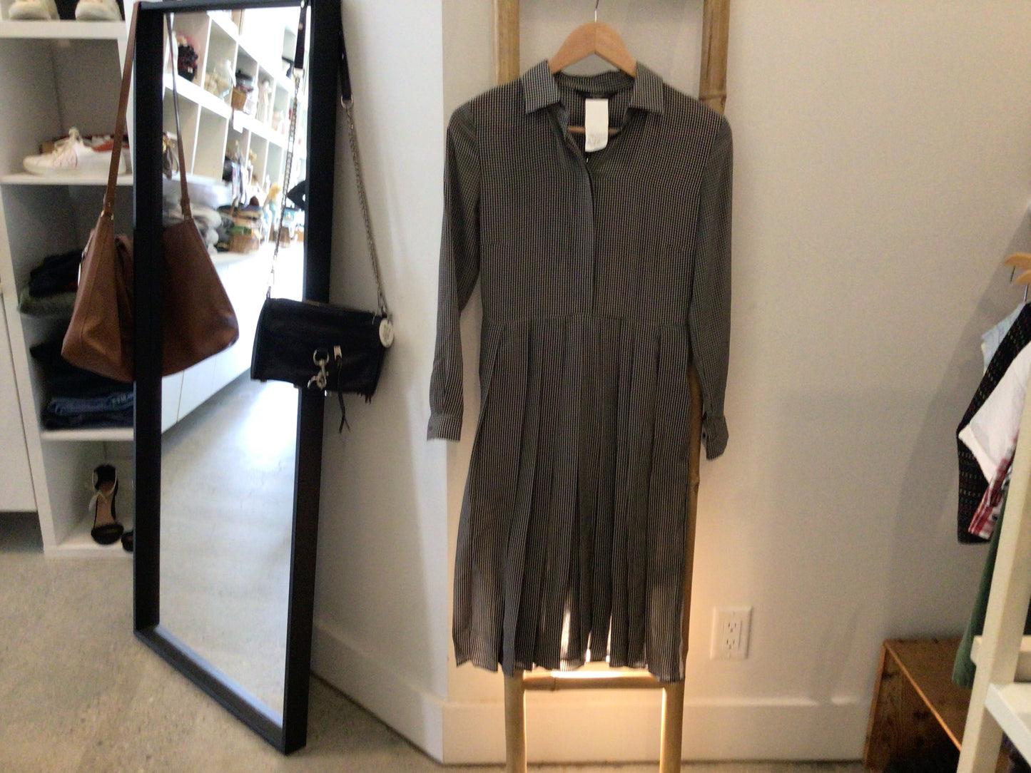 Consignment 0786-01	MaxMara Weekend. Gray dress. Sz. 4