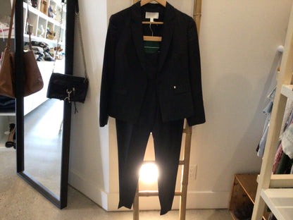 Consignment 0529-30	Hugo Boss. Women's suit (trousers + blazer) sz. 6