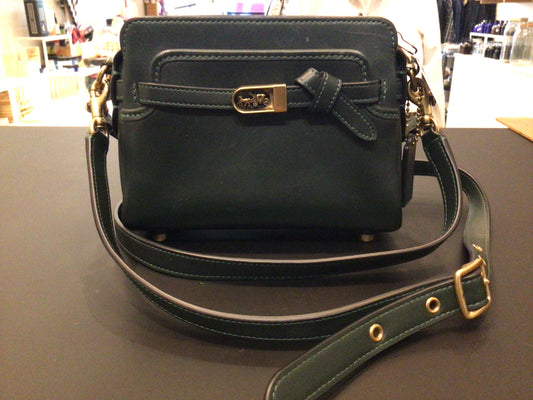 Consignment 1141-09 Coach green small bag.