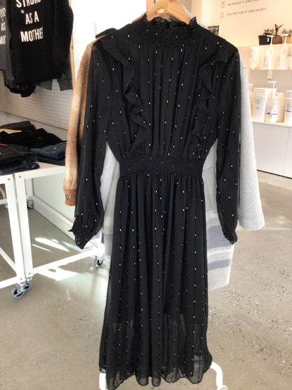 Consignment 9021-04 Long black dress. Size med.