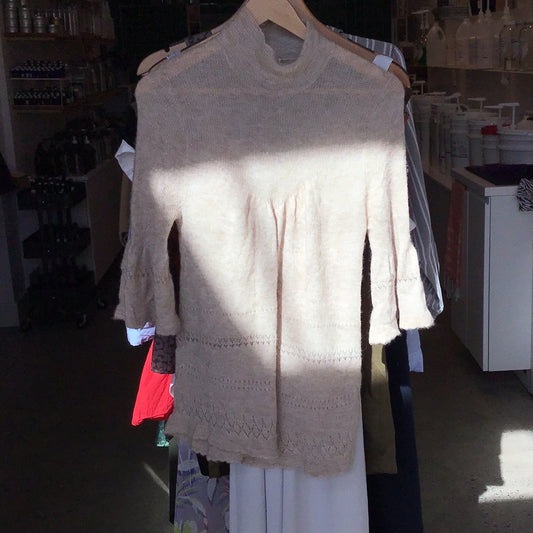 Consignment 7805-02	Anthropology beige wool sweater