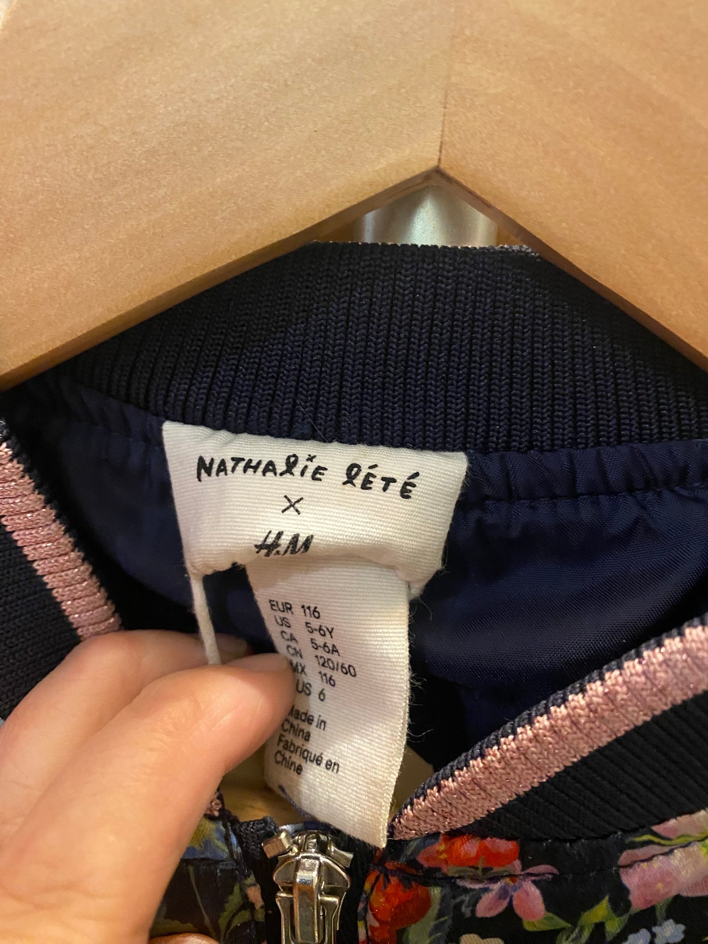 Consignment #7790-01 Nathalie Lété x H&M floral satin bomber jacket sz 5-6Y