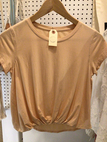 Consignment - 5885-03 Lululemon coral top, no size tag
