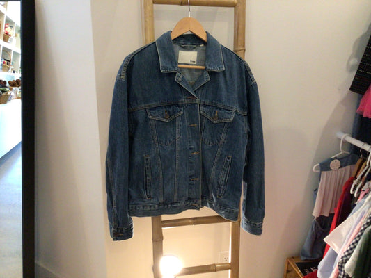 Consignment 6170-05	Wilfred free. Denim jacket. Sz. L