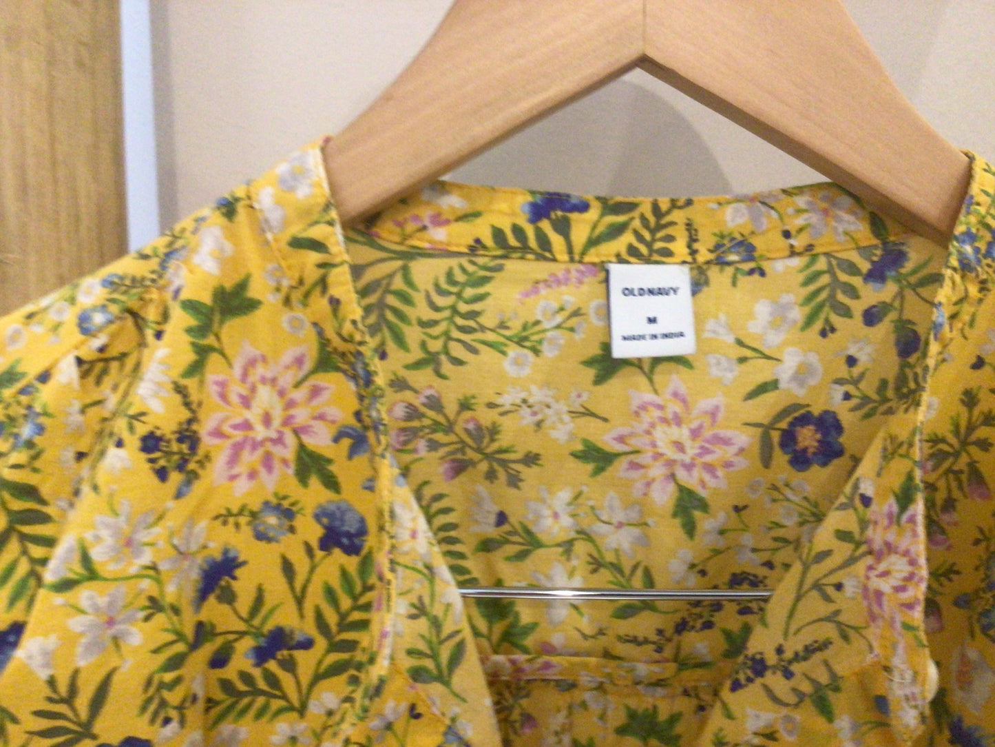 Consignment 5520-04	Old Navy. Yellow blouse. Sz. M