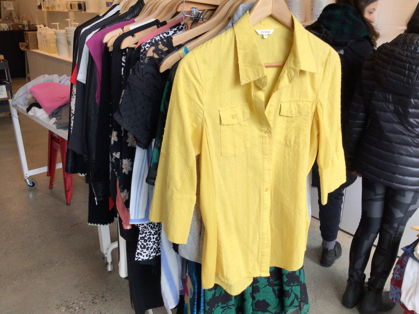 Consignment 7247-18	Ci Sono. Yellow shirt. Sz. M