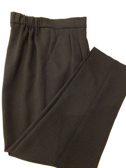 Consignment 7247-05 Babaton black cropped pants.  Size 6.